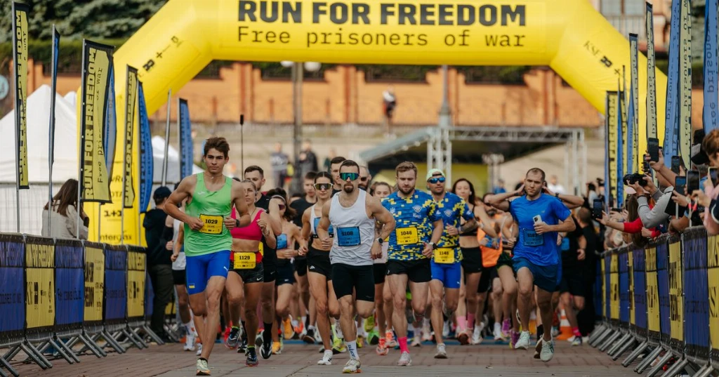 У Києві пройде благодійний забіг Run for Freedom 2026 за участі Тімоті Снайдера