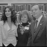 Cher і Bob Mackie: пір'я, кристали й інженерія сценічного костюма